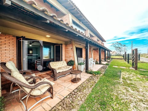 Casa com 100m², 2 dormitórios, 1 vaga, Parati em Xangri-Lá