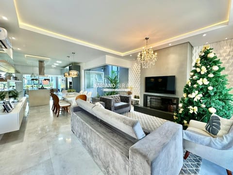 Casa Condomínio com 210m², 3 dormitórios, 2 suítes, 2 vagas, Capão Ilhas Resort em Capão da Canoa
