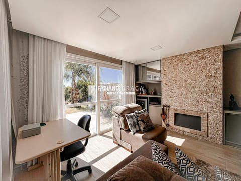 Sobrado com 151m², 4 dormitórios, 2 suítes, 2 vagas, Pateo Marbella em Xangri-Lá