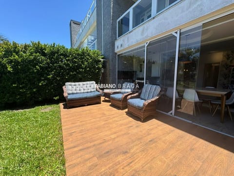 Apartamento com 118m², 2 dormitórios, 1 suíte, 2 vagas, Rossi Atlântida em Xangri-Lá