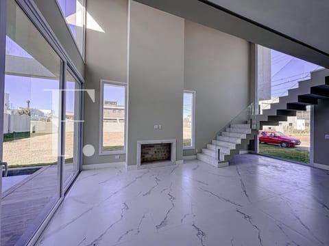 Sobrado com 240m², 4 dormitórios, 4 suítes, 2 vagas, Amare Home Resort em Xangri-Lá