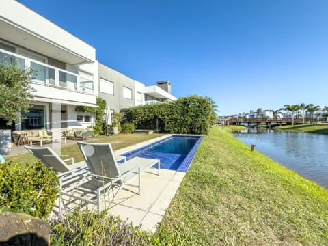 Apartamento com 164m², 3 dormitórios, 1 suíte, 2 vagas, Rossi Atlântida em Xangri-Lá