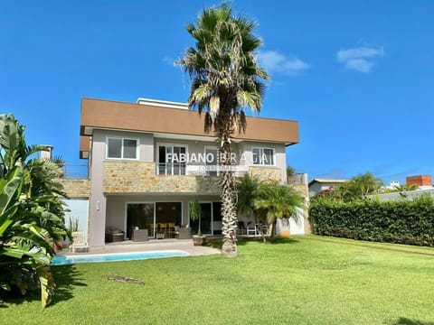 Casa com 346m², 4 dormitórios, 1 suíte, 2 vagas, no bairro Atlântida em Xangri-Lá