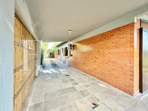 Casa com 169m², 4 dormitórios, 1 suíte, 2 vagas, no bairro Centro em Xangri-Lá