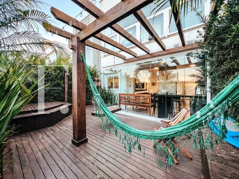 Apartamento com 57m², 2 dormitórios, 1 vaga, Rossi Atlântida em Xangri-Lá