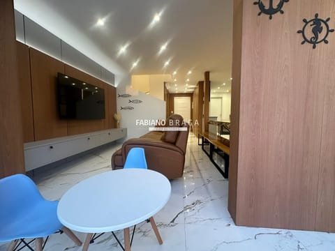 Sobrado com 127m², 3 dormitórios, 1 suíte, 2 vagas, Pateo Marbella em Xangri-Lá