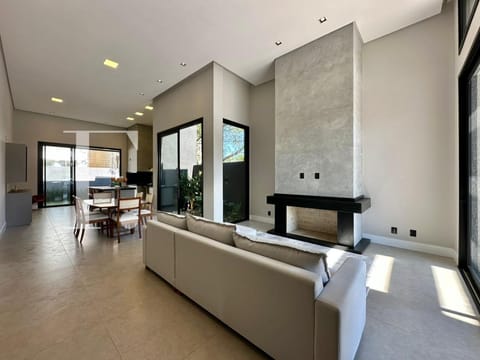 Casa com 171m², 4 dormitórios, 4 suítes, 2 vagas, no bairro Noiva do Mar em Xangri-Lá