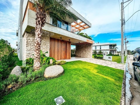 Sobrado com 365m², 5 dormitórios, 5 suítes, 2 vagas, Amare Home Resort em Xangri-Lá