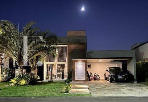 Casa Condomínio com 215m², 4 dormitórios, 4 suítes, 2 vagas, Malibu em Xangri-Lá