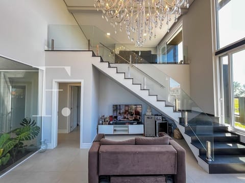 Casa com 190m², 3 dormitórios, 3 suítes, 2 vagas, no bairro Rainha do Mar em Xangri-Lá