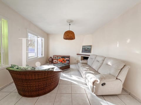 Casa com 131m², 3 dormitórios, 1 suíte, 2 vagas, no bairro Praia Maristela em Xangri-Lá