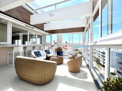 Cobertura com 304m², 4 dormitórios, 4 suítes, 3 vagas, Edifício Hamptons em Xangri-Lá