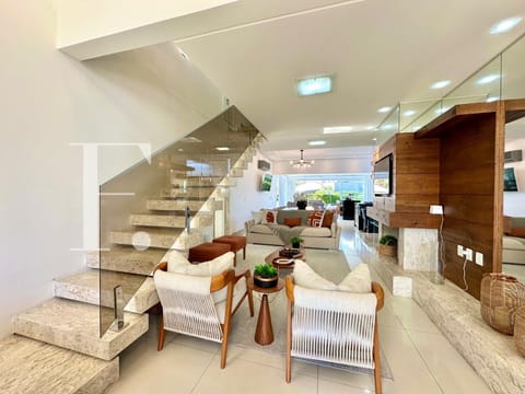 Casa Condomínio com 262m², 4 dormitórios, 4 suítes, 2 vagas, Sea Coast em Xangri-Lá