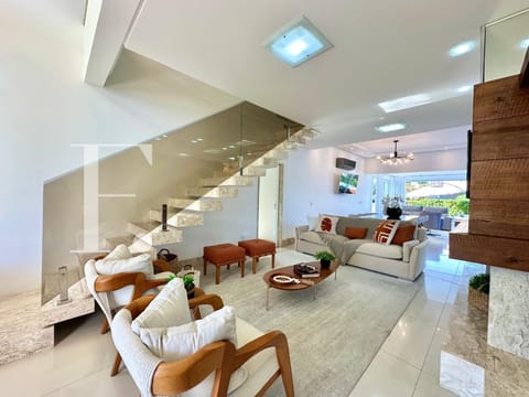 Casa Condomínio com 262m², 4 dormitórios, 4 suítes, 2 vagas, Sea Coast em Xangri-Lá