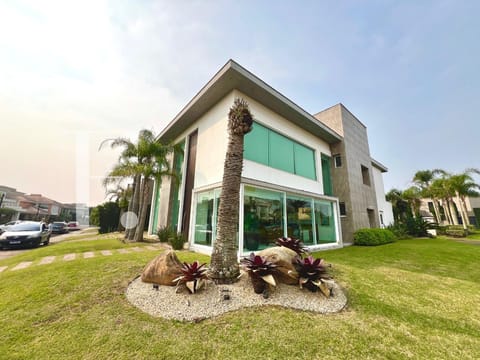 Sobrado com 400m², 5 dormitórios, 5 suítes, 2 vagas, Las Dunas em Xangri-Lá