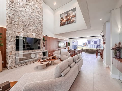 Sobrado com 265m², 4 dormitórios, 4 suítes, 2 vagas, Zen Concept Resort em Xangri-Lá