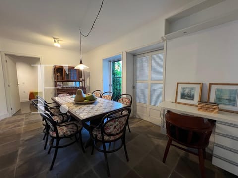 Casa com 340m², 4 dormitórios, 4 suítes, 2 vagas, no bairro Atlântida em Xangri-Lá