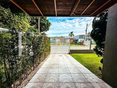 Casa com 220m², 4 dormitórios, 2 suítes, 2 vagas, no bairro Xangri-Lá em Xangri-Lá