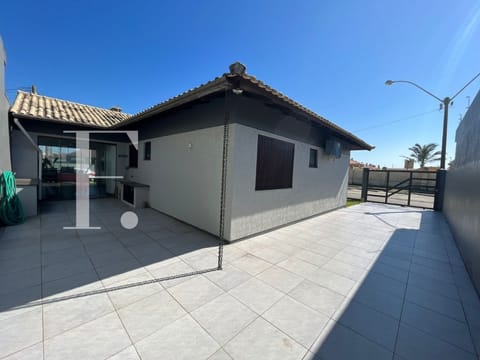 Casa com 165m², 3 dormitórios, 1 suíte, 2 vagas, no bairro Praia Maristela em Xangri-Lá