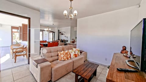 Casa com 130m², 3 dormitórios, 1 suíte, 3 vagas, no bairro Noiva do Mar em Xangri-Lá