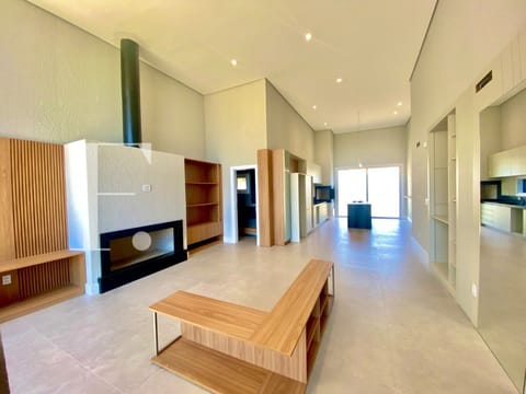 Casa com 170m², 4 dormitórios, 4 suítes, 2 vagas, no bairro Centro em Xangri-Lá