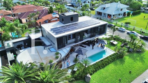 Casa com 601m², 5 dormitórios, 5 suítes, 5 vagas, no bairro Atlântida em Xangri-Lá