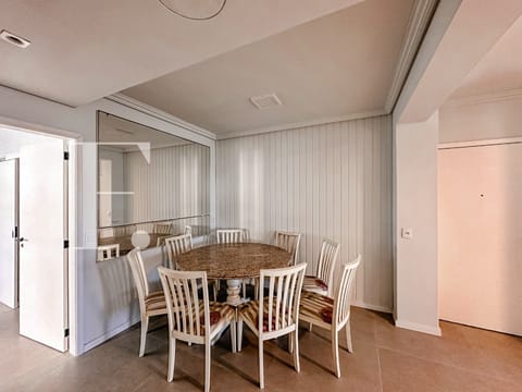 Apartamento com 136m², 4 dormitórios, 2 suítes, 4 vagas, Edifício Puerta Del Sol em Xangri-Lá