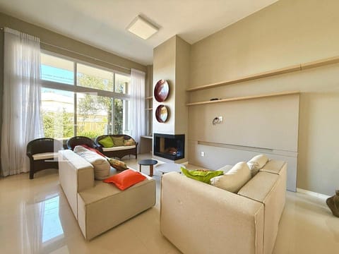 Casa Condomínio com 148m², 3 dormitórios, 3 suítes, Las Palmas em Xangri-Lá