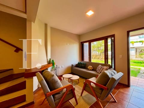 Duplex com 103m², 2 dormitórios, 1 suíte, 1 vaga, no bairro Centro em Xangri-Lá