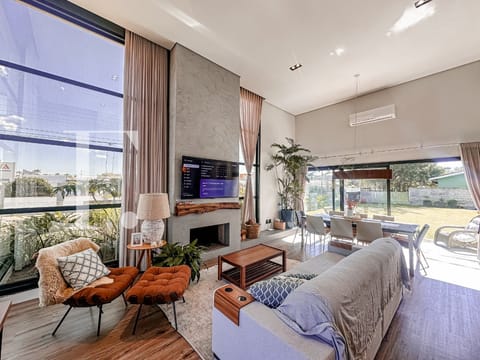 Casa com 186m², 3 dormitórios, 3 suítes, 2 vagas, no bairro Remanso em Xangri-Lá