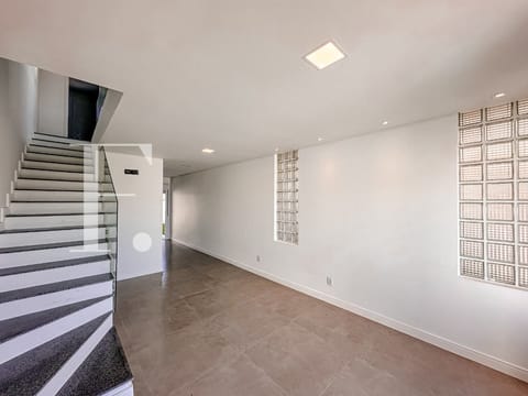 Casa com 107m², 3 dormitórios, 1 suíte, 1 vaga, no bairro Centro em Xangri-Lá