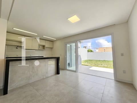 Casa com 135m², 3 dormitórios, 1 suíte, 2 vagas, no bairro Rainha do Mar em Xangri-Lá