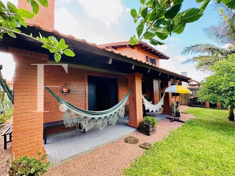 Casa com 267m², 5 dormitórios, 1 suíte, 3 vagas, no bairro Praia Maristela em Xangri-Lá