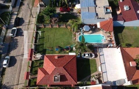 Casa com 159m², 3 dormitórios, 6 vagas, no bairro Arpoador em Xangri-Lá