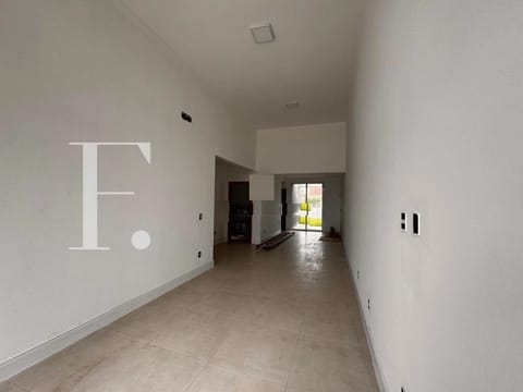 Casa com 90m², 3 dormitórios, 1 suíte, 2 vagas, no bairro Rainha do Mar em Xangri-Lá