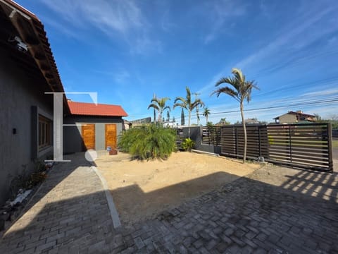 Casa com 360m², 4 dormitórios, 2 suítes, 2 vagas, no bairro Remanso em Xangri-Lá