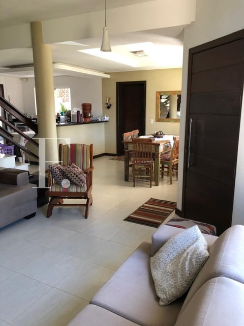 Casa com 180m², 4 dormitórios, 1 suíte, 3 vagas, no bairro Centro em Xangri-Lá