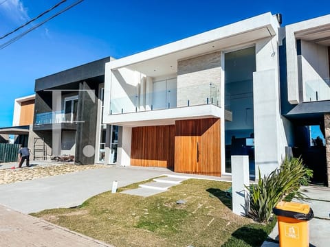 Sobrado com 233m², 4 dormitórios, 4 suítes, 2 vagas, Zen Concept Resort em Xangri-Lá