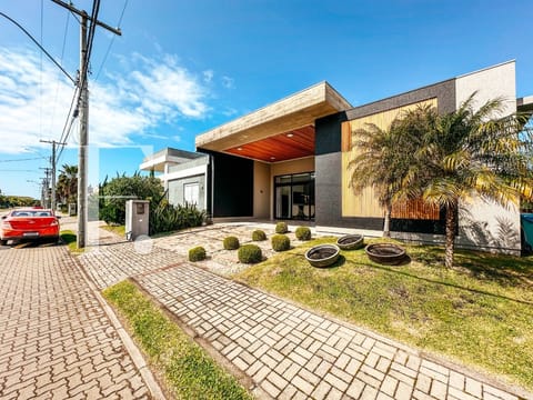 Casa Condomínio com 325m², 4 dormitórios, 3 suítes, 2 vagas, Sea Coast em Xangri-Lá