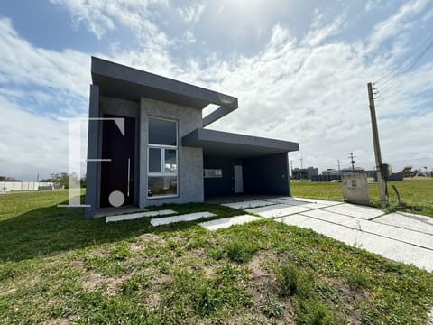 Casa com 150m², 3 dormitórios, 3 suítes, 2 vagas, Nova Xangri-Lá em Xangri-Lá