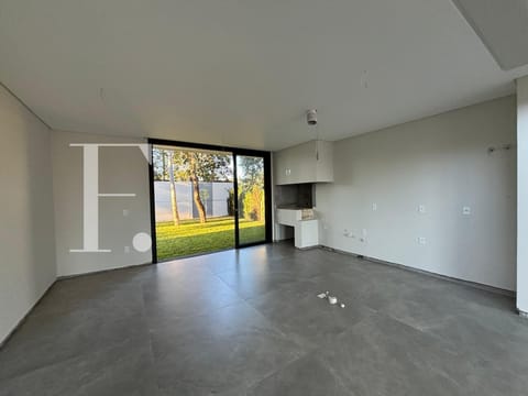 Sobrado com 224m², 3 dormitórios, 3 suítes, 2 vagas, Amaná em Xangri-Lá