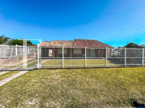 Casa com 146m², 4 dormitórios, 1 suíte, 2 vagas, no bairro Remanso em Xangri-Lá