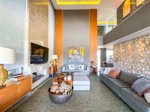Sobrado com 474m², 5 dormitórios, 5 suítes, 4 vagas, Villaggio em Xangri-Lá