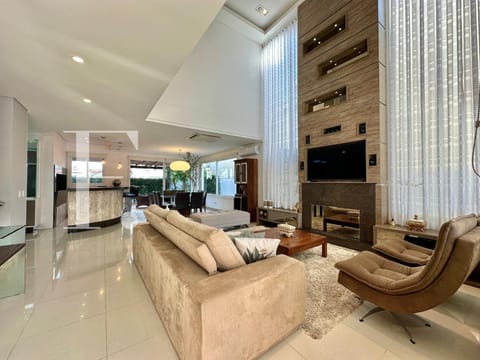 Sobrado com 252m², 4 dormitórios, 4 suítes, 2 vagas, Condado de Capão em Capão da Canoa