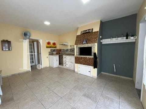 Casa com 150m², 3 dormitórios, 1 suíte, 2 vagas, no bairro Noiva do Mar em Xangri-Lá