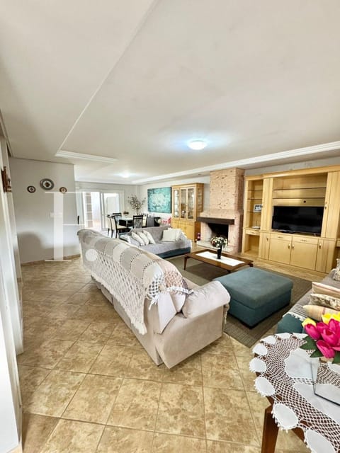 Casa com 341m², 5 dormitórios, 5 suítes, 2 vagas, no bairro Remanso em Xangri-Lá