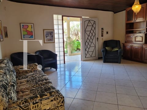 Casa com 140m², 3 dormitórios, 1 suíte, 2 vagas, no bairro Atlântida em Xangri-Lá