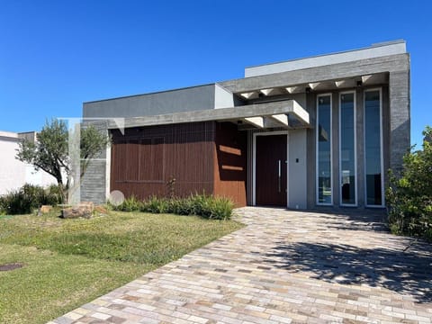 Casa Condomínio com 204m², 4 dormitórios, 4 suítes, 2 vagas, Riviera em Xangri-Lá