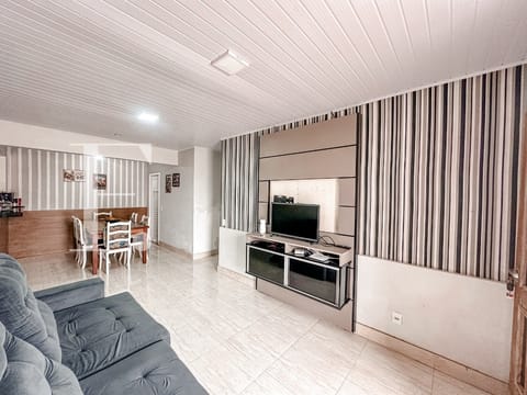 Casa com 80m², 2 dormitórios, 4 vagas, no bairro Centro em Xangri-Lá