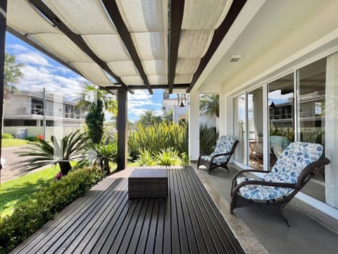 Casa Condomínio com 152m², 3 dormitórios, 3 suítes, 2 vagas, Condado de Capão em Capão da Canoa